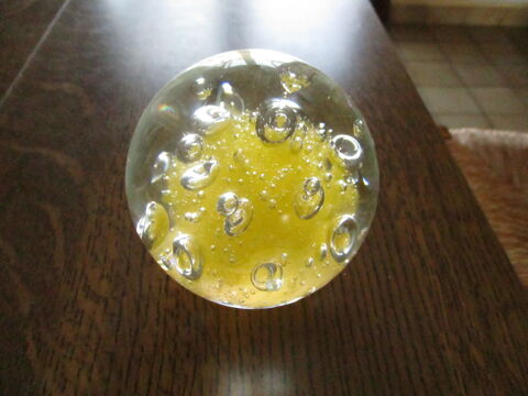 boule verre et jaune avec relief  bulles  -circonférence 33 0 Mérignies (59)