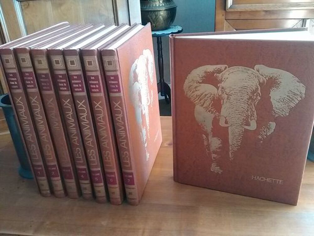 COLLECTION HACHETTE "LES ANIMAUX" 8 tomes Livres et BD