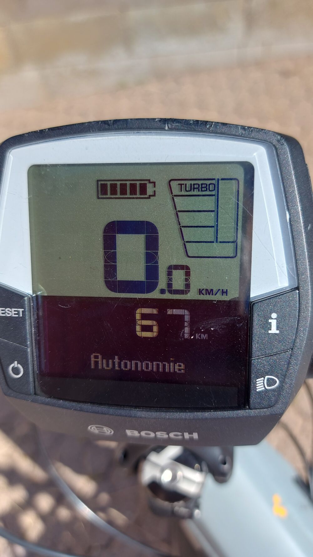 v&eacute;lo &agrave; assistance &eacute;lectrique CUBE Vlos
