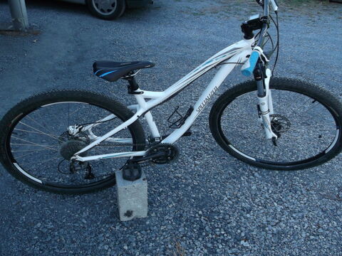 VTT Sp�cialized   Mika   29  560 Lacrouzette (81)