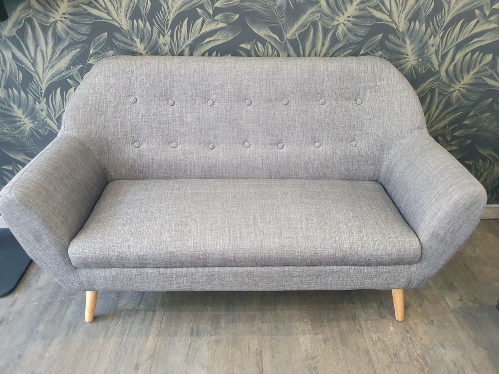 BANQUETTE DESIGN PEU SERVIE Meubles