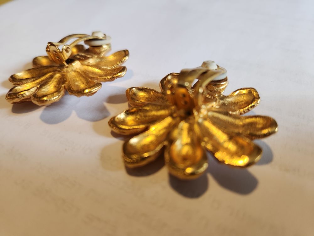 BO Clip fleur LANVIN Dor&eacute;e Bijoux et montres