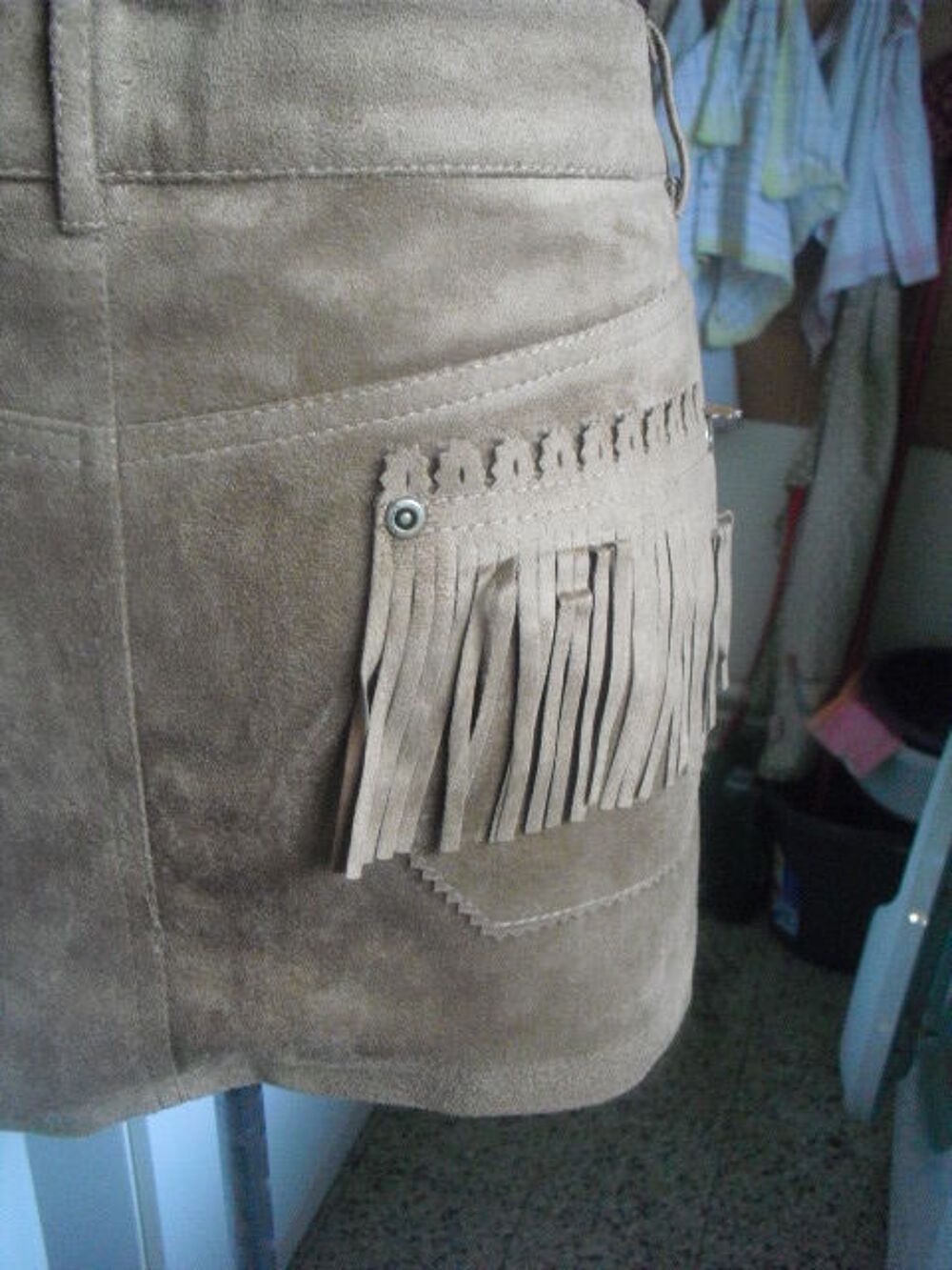 JUPE courte cognac NEUVE imitation peau taille S Vêtements