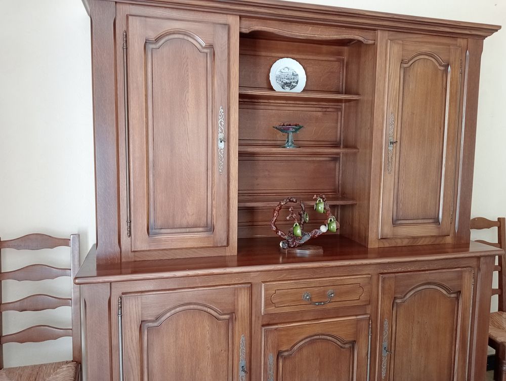  un buffet ancien en noyer Meubles