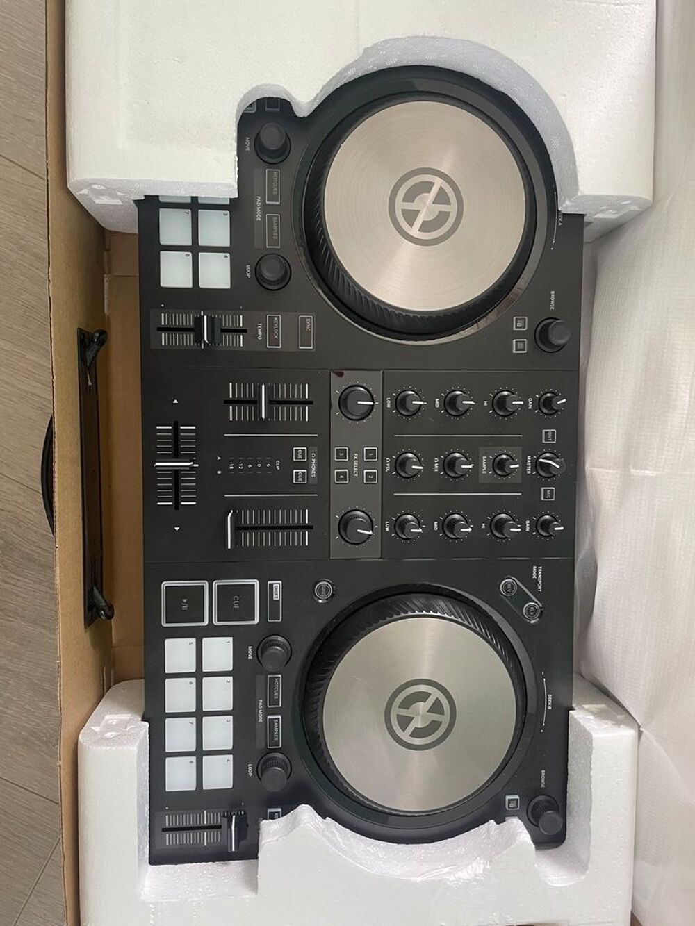 Platines DJ Traktor Kontrol S2 Audio et hifi