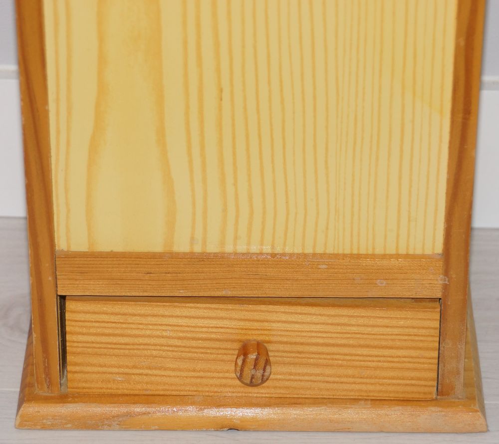 HUCHE A PAIN VINTAGE Meubles