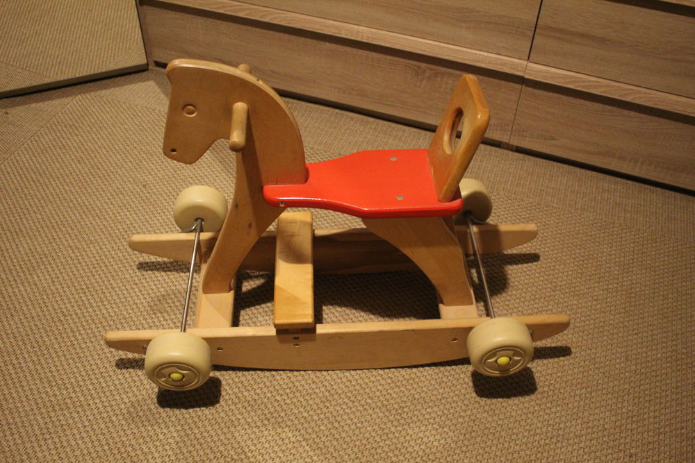 Cheval de bois excellent &eacute;tat double fonction : bascule et r Jeux / jouets