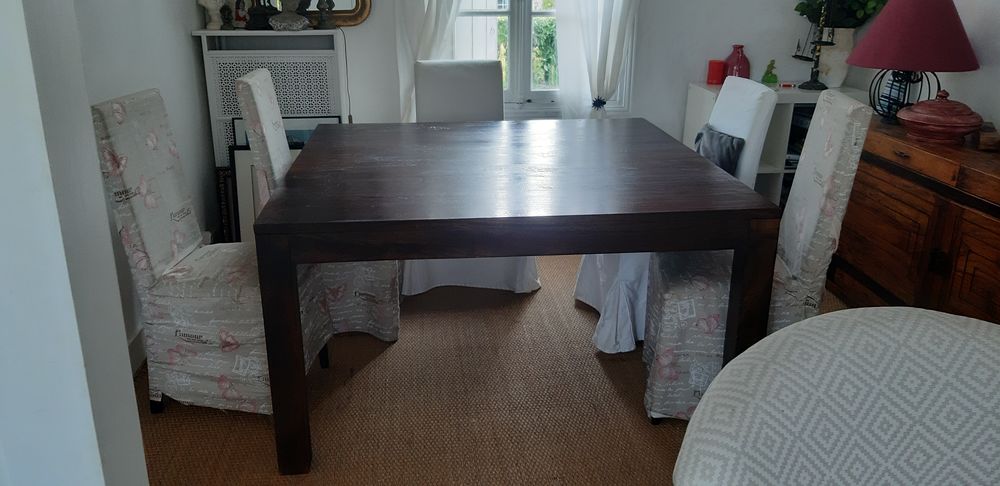 Table &agrave; manger carr&eacute;e en bois
140 x 140
Meubles