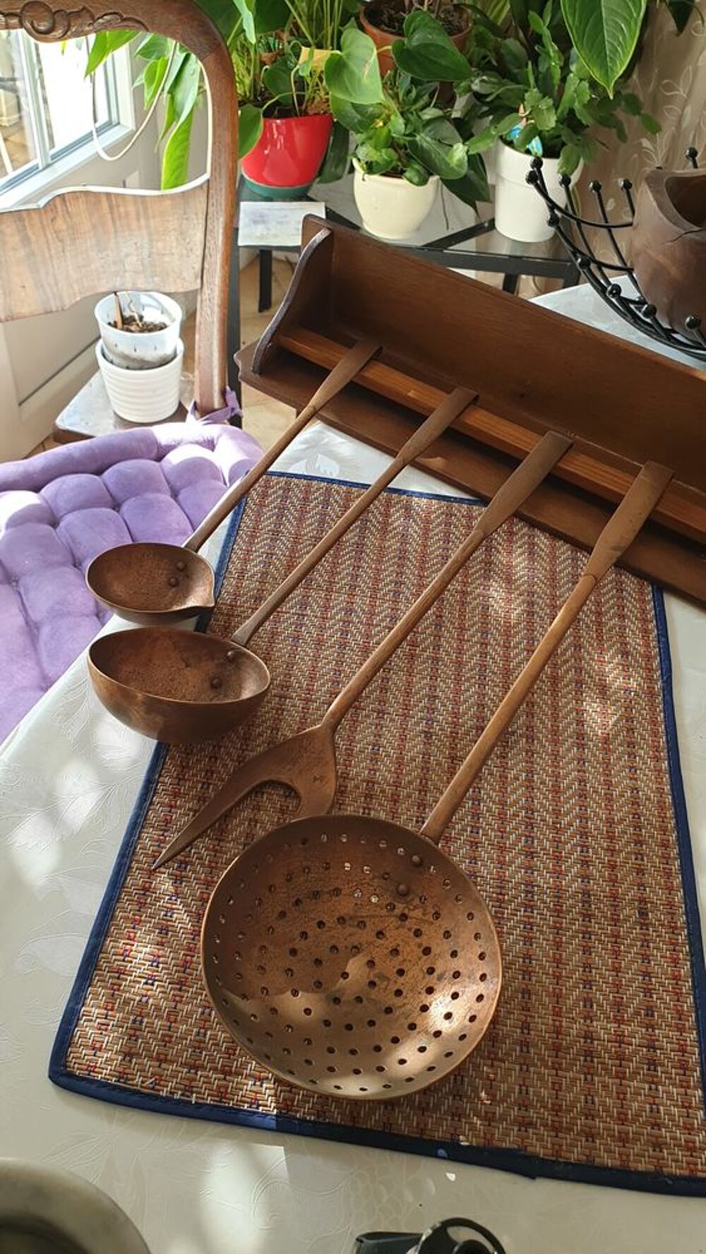 ustensiles cuisines d&eacute;coratifs cuivr&eacute;s Meubles