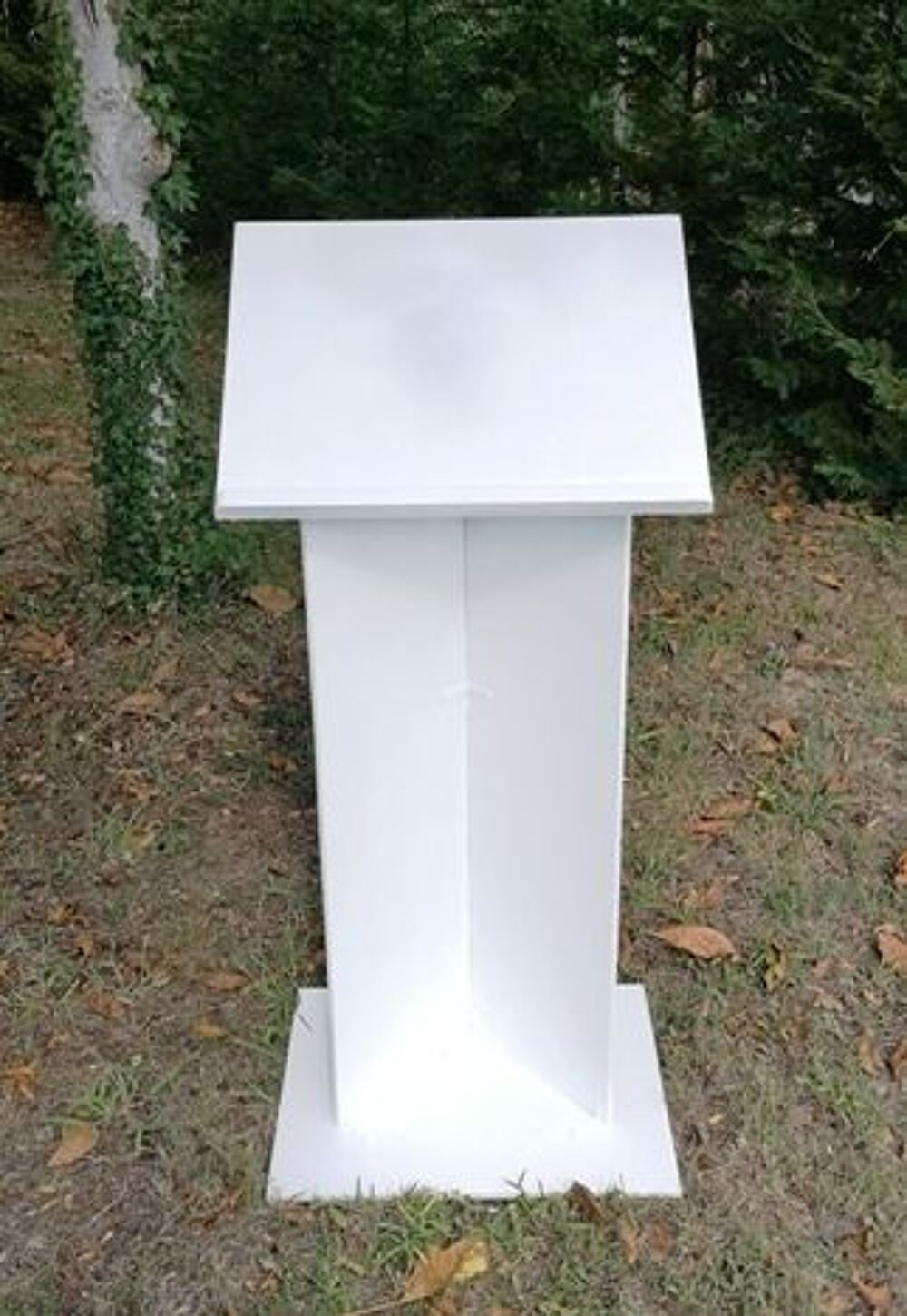 PUPITRE DE CEREMONIE Meubles