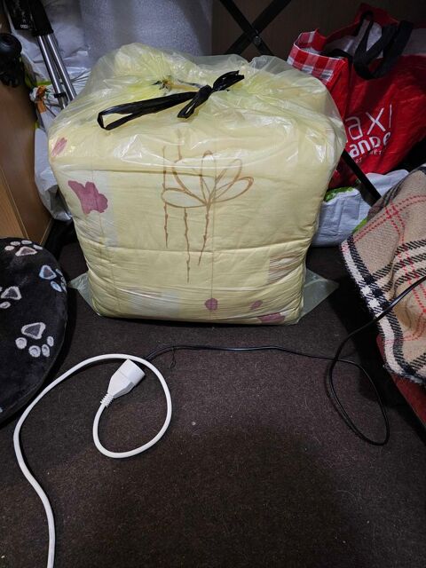 couette jaune neuve 30 Fleury-sur-Orne (14)