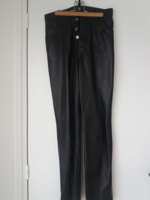 Pantalon noir cuir d'agneau vritable 35 Angers (49)
