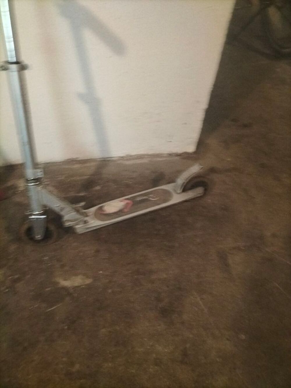 Trottinette Decathlon Alu tr&egrave;s bon &eacute;tat Sports