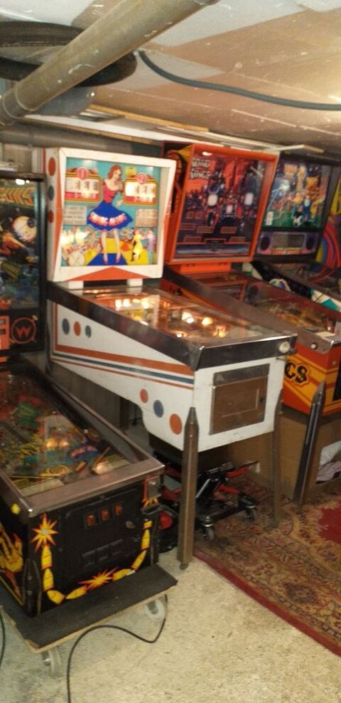 Recherche tous jeux de bar caf� avec monnayeur. Les Sables-d'Olonne (85)