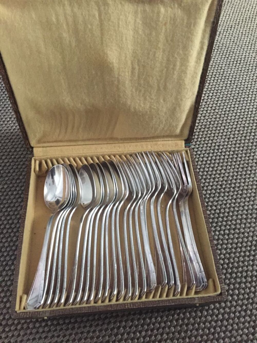 M&eacute;nag&egrave;re m&eacute;tal argent&eacute; Cuisine