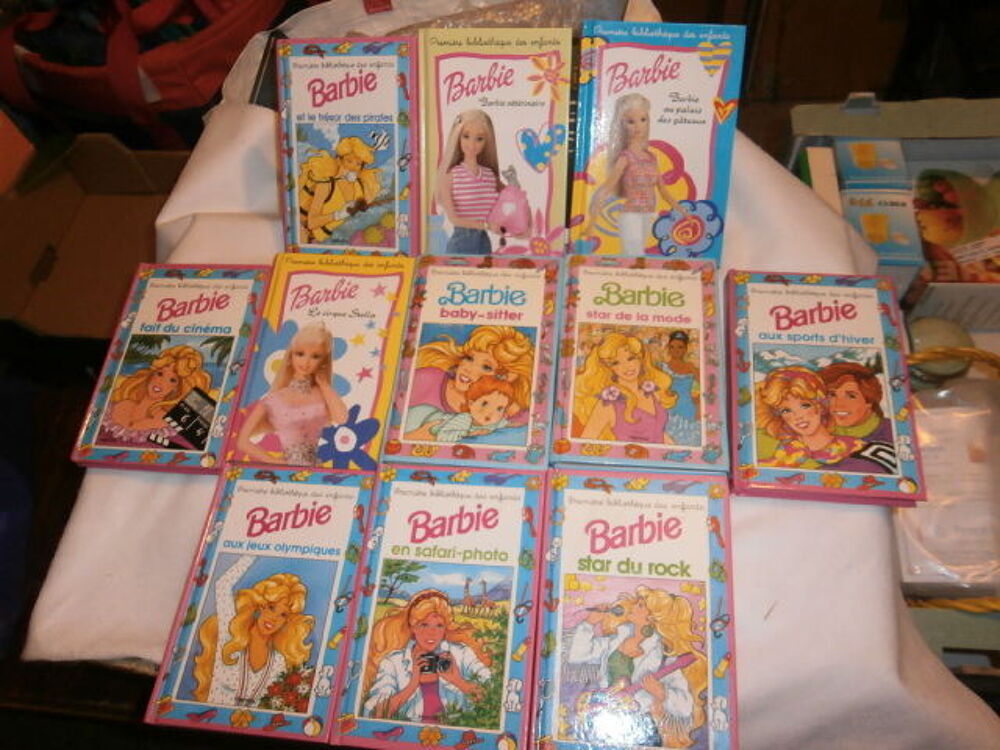 
11 livres collection BARBIE Livres et BD