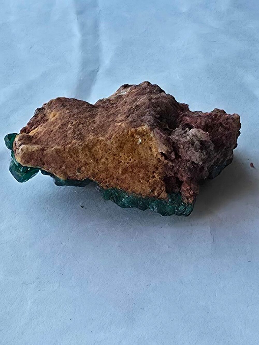 Sp&eacute;cimen Min&eacute;ralogique : Dioptase du Katanga sur Gangue 