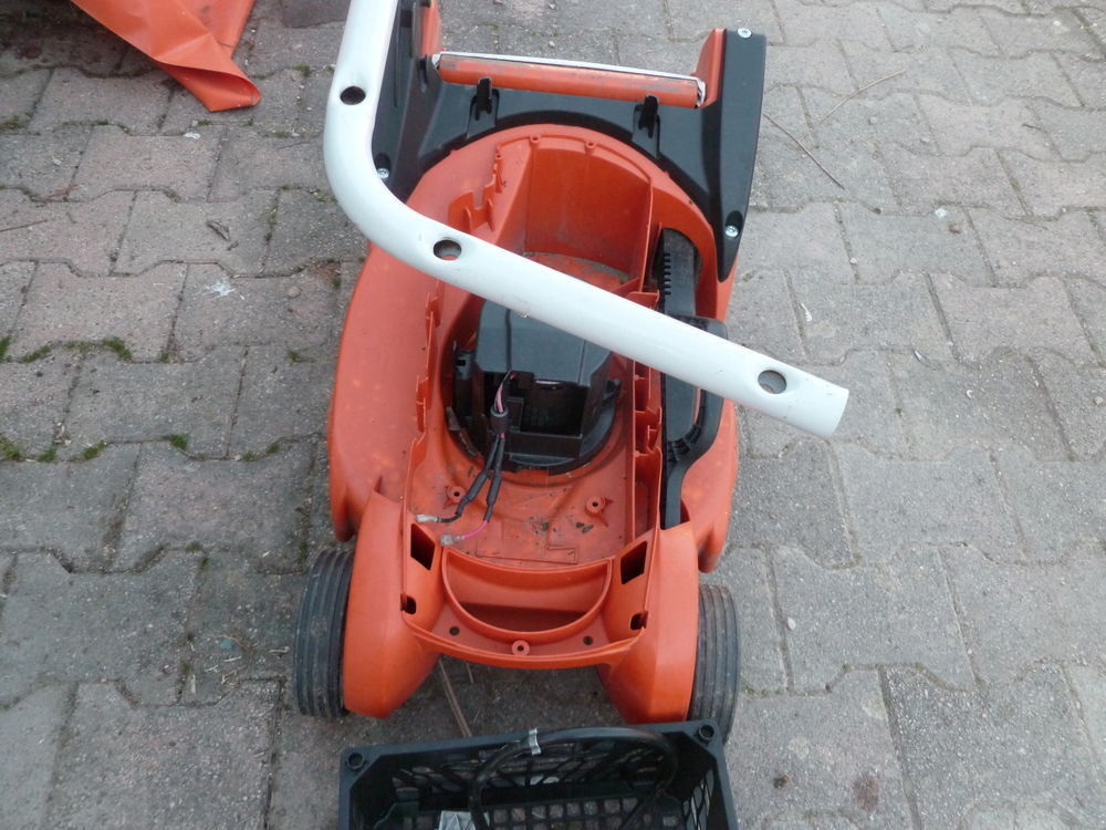 Tondeuse &agrave; gazon electrique STHIL pour pi&egrave;ces Bricolage