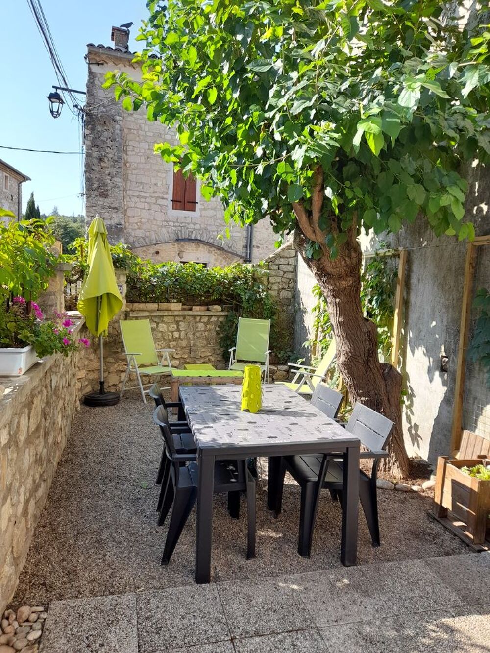 Vente Maison Maison 104m2 avec cave voûtée, cour et garage - Saint Remeze Saint-remèze