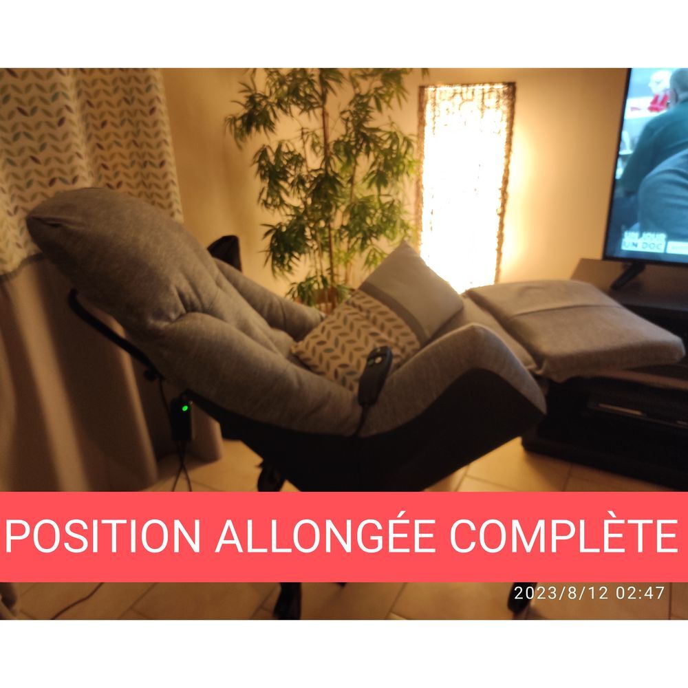 Fauteuil &eacute;lectrique releveur Innov's liberty 2 pour handicap Meubles