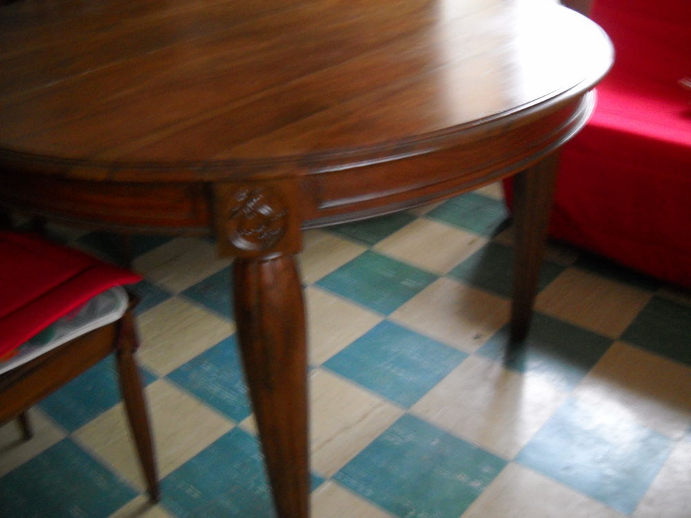 Salle &agrave; manger compl&egrave;te. Meubles