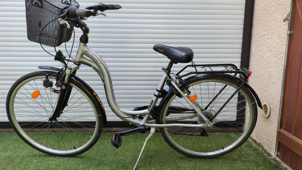 V&eacute;lo ville femme RAILWAY 3 vintage cadre alu TBE Vélos