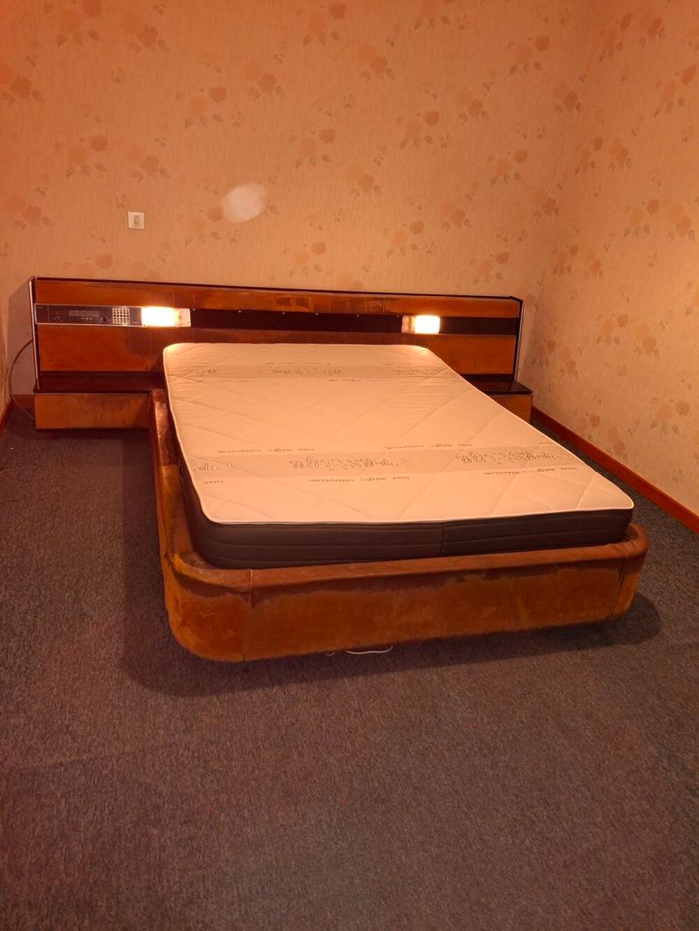 Ensemble meuble et lit 140 x 190 900 euros Meubles