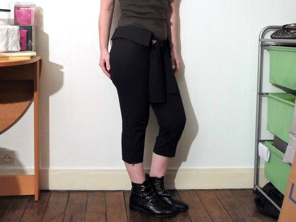 Pantacourt en Coton Noir avec son Lien &agrave; Nouer-Sin&eacute;quanone Vêtements