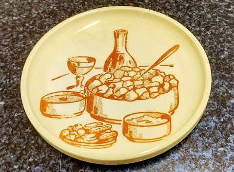 Soucoupe ou dessous de bouteille d�cor� 2 Montigny-aux-Amognes (58)