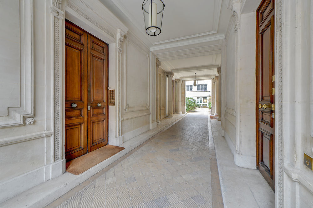 Location Appartement Haussmann- Courcelles . 3 P 97m2 sur jardin Bail Civil Paris 8