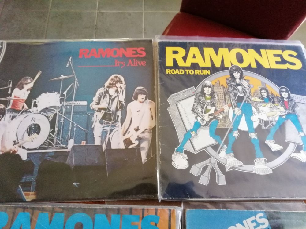 400 Vinyl des 60 et 70 CD et vinyles
