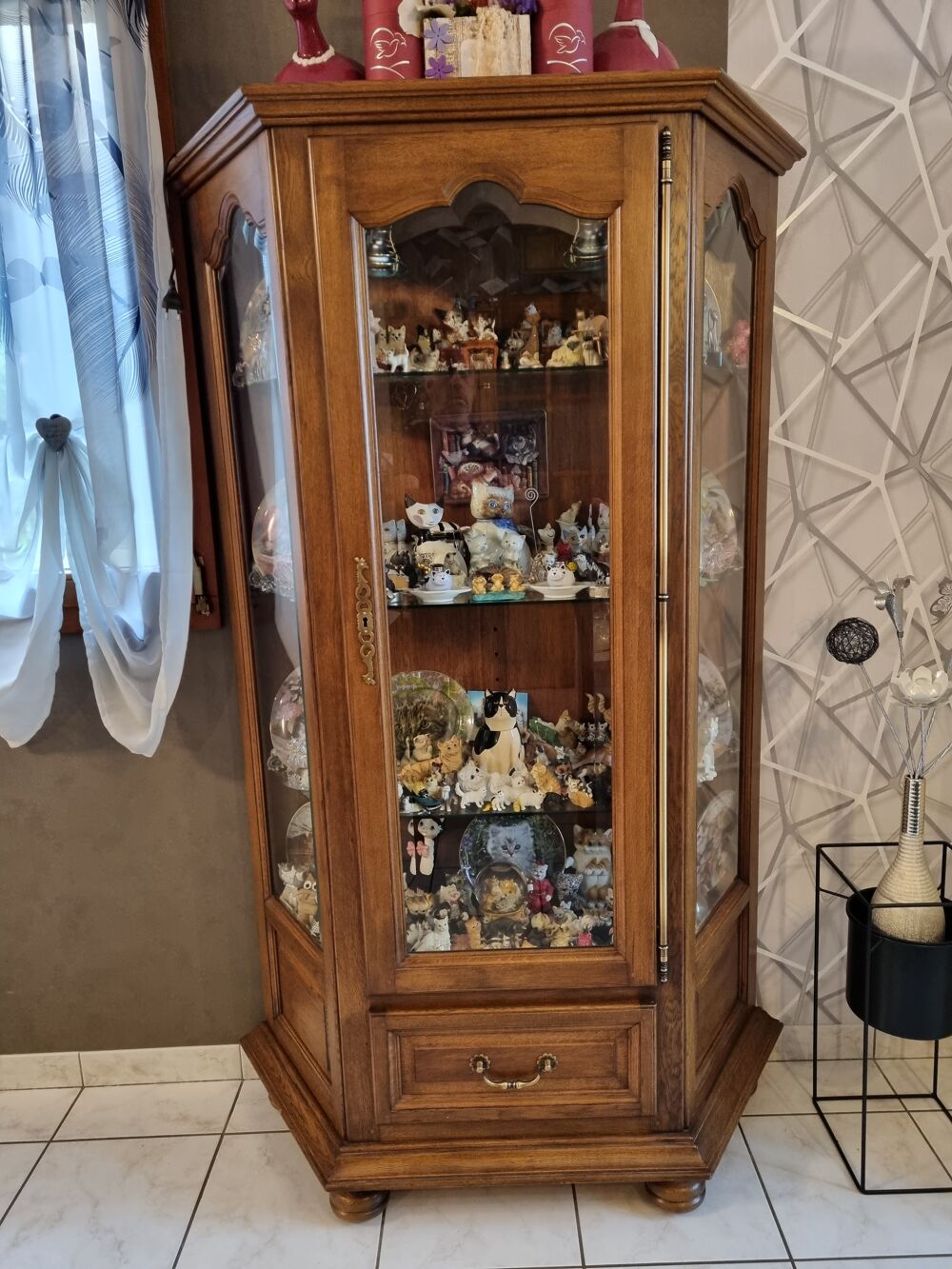 Vitrine d&eacute;corative ch&ecirc;ne et verres biseaut&eacute;s Meubles
