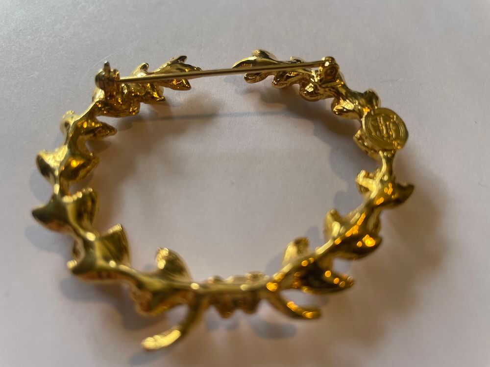 Broche lauriers dor&eacute;e strass crystal Ines de la Fressange Bijoux et montres
