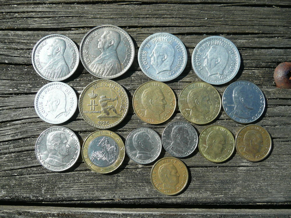 Lot de 16 pi&eacute;ces Monaco 