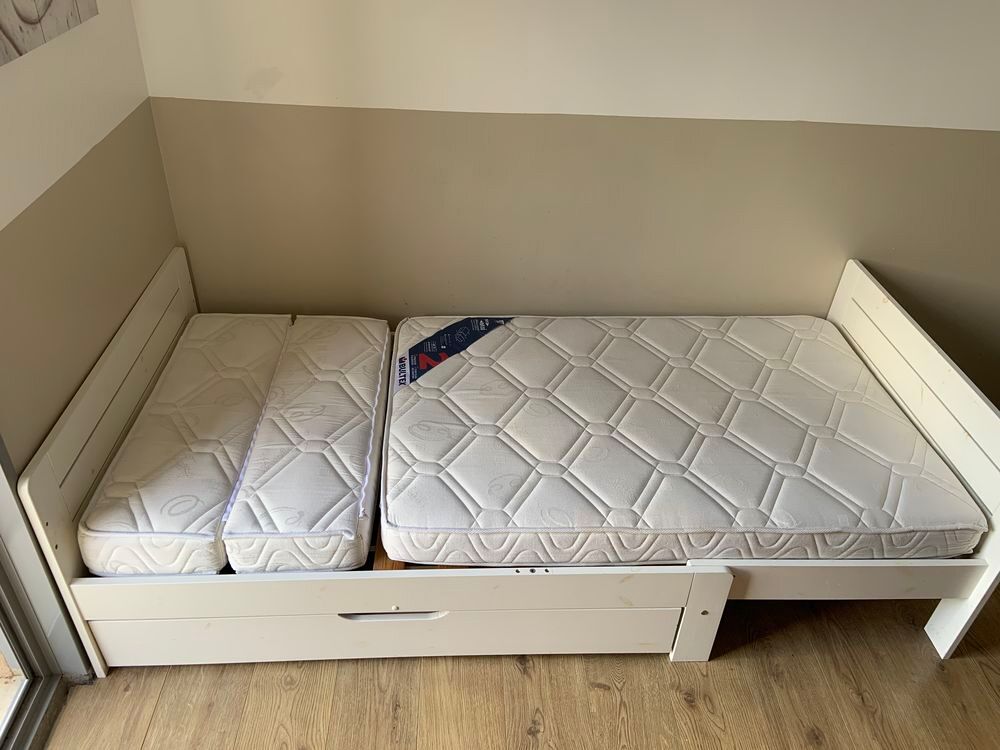Lit &eacute;volutif (sommier + matelas bultex + tiroir + barri&egrave;res) Meubles