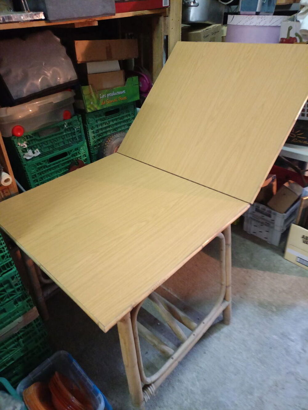 table basse en rotin et plateau verre Meubles