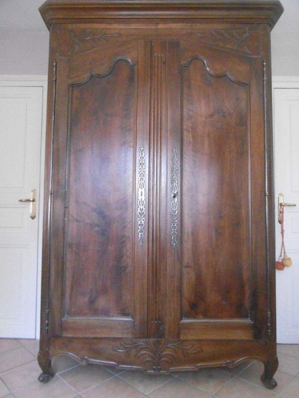 Armoire rustique Louis XV Meubles