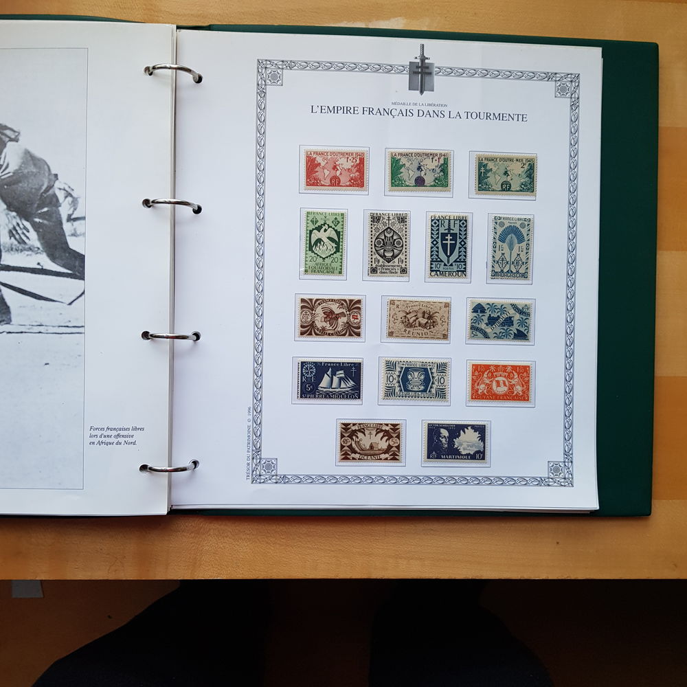 ALBUM M&eacute;morial Philat&eacute;lique 1945/1995
TR&Eacute;SOR DU PATRIMOINE
