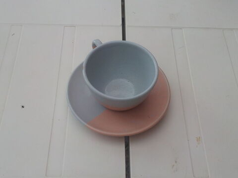 tasse et sous tasse rose et bleu 0 M�rignies (59)