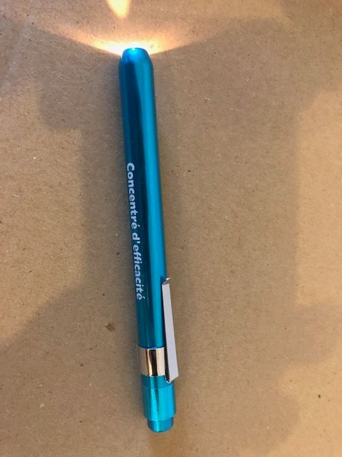 LAMPE STYLO DE POCHE COMME NEUVE  10€
LAMPE EXAMEN MEDICAL 10 Saint-Colomban (44)