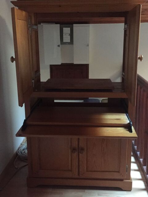 Meuble Multimdia d'bnisterie
300 Salles (33)