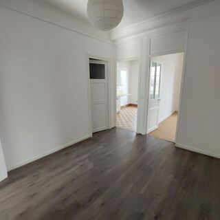  Appartement à louer 2 pièces 64 m²