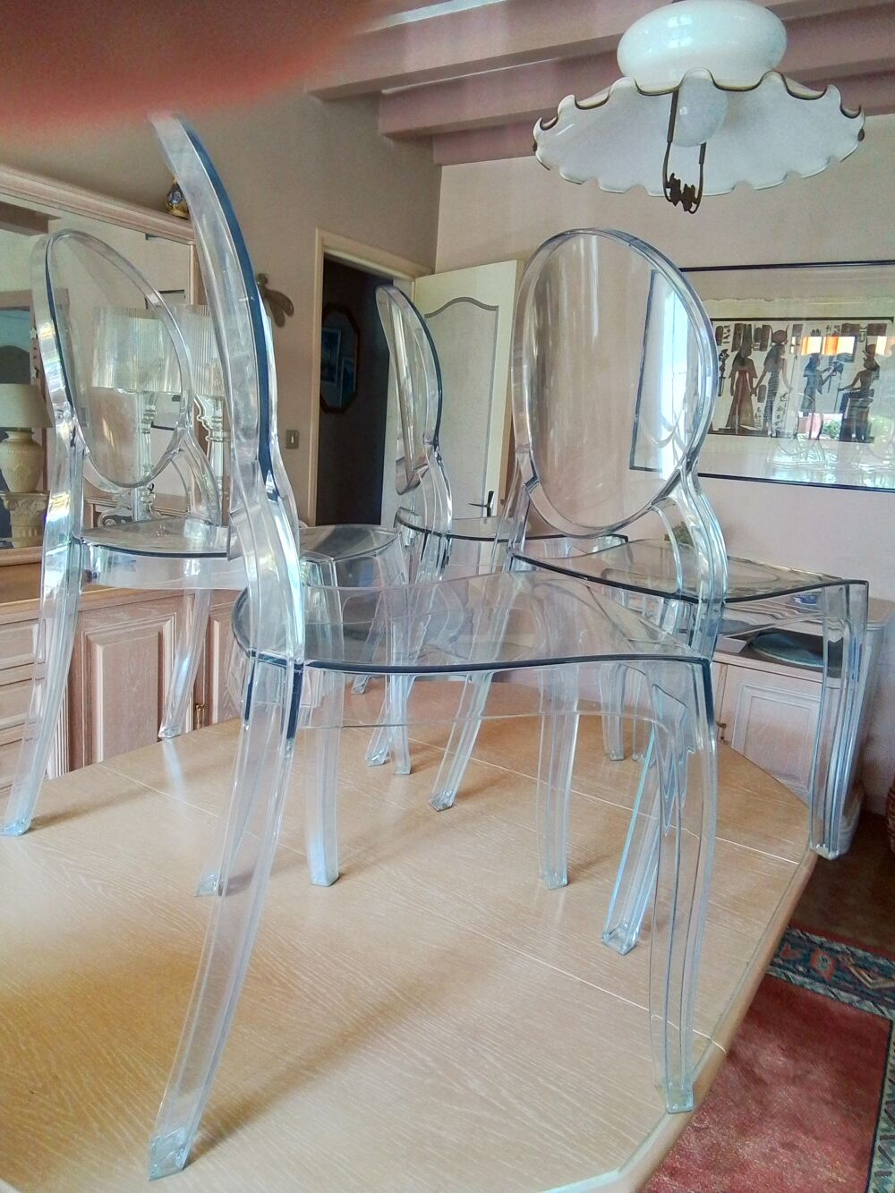4 chaises plexiglas Meubles