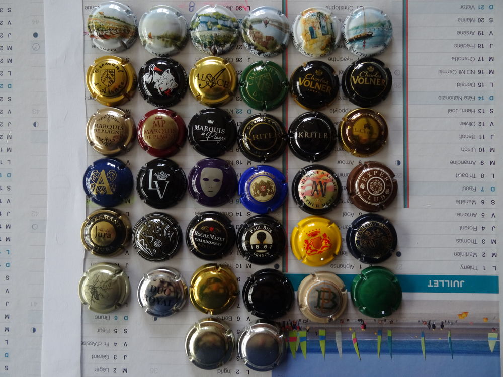 lots de capsules de champagne et mousseux 