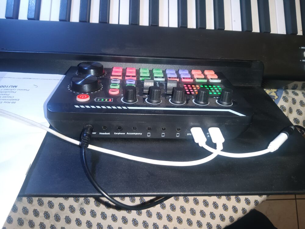  instrument synth&eacute; neuf plus micro et carte son a saisir Instruments de musique
