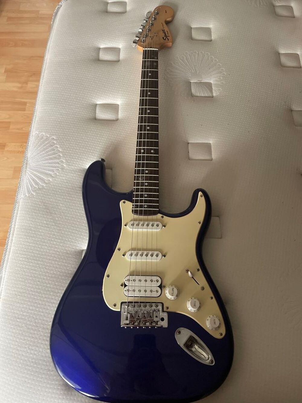 Fender squier strat avec amplifier Instruments de musique