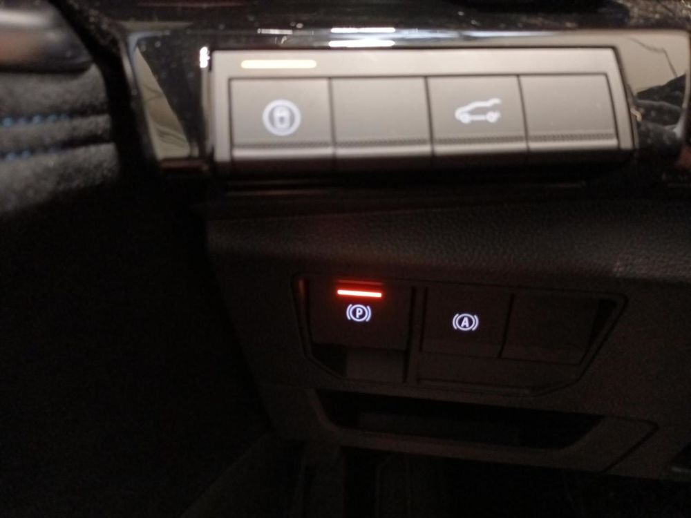 Espace full hybrid E-Tech 200 ch 7pl Esprit Alpine 2026 occasion 08000 Charleville-M&eacute;zi&egrave;res