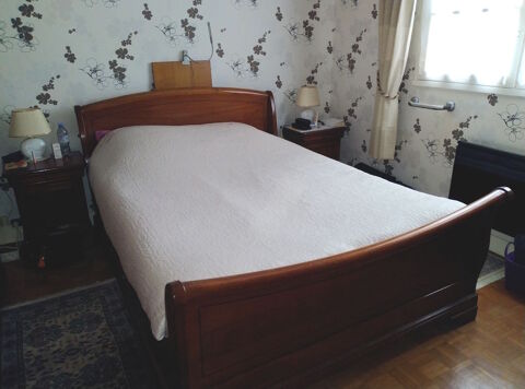 Lit 140*190 cm + 2 chevets + armoire en merisier 220 Saint-Germain-ls-Arpajon (91)