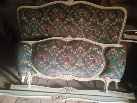 Structure de lit bois et tissu motif floral 50 La Fl�che (72)