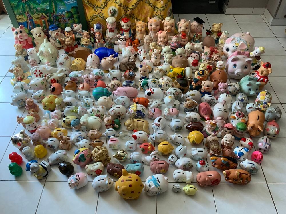 collection de plus de 190 cochons tirelires 